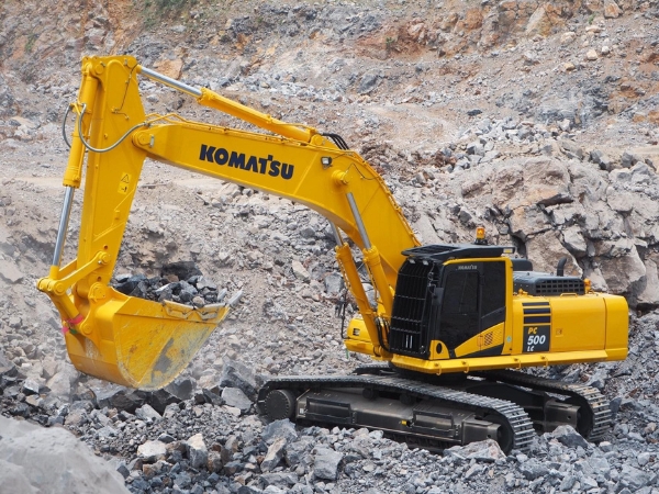 Máy xúc đào thương hiệu Komatsu